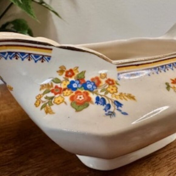 Vintage John Maddock & Sons Royal Cakemorian Gravy Boat England Floral Gold Trim - Picture 5 of 7
